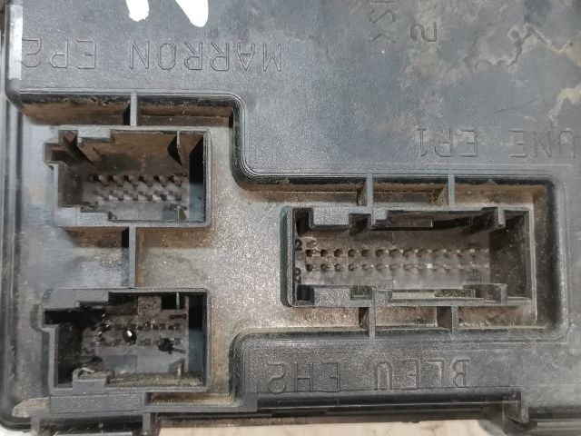 bontott PEUGEOT 406 Biztosítéktábla Utastér