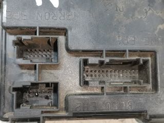 bontott PEUGEOT 406 Biztosítéktábla Utastér