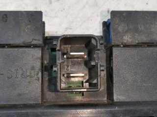 bontott PEUGEOT 406 Biztosítéktábla Utastér