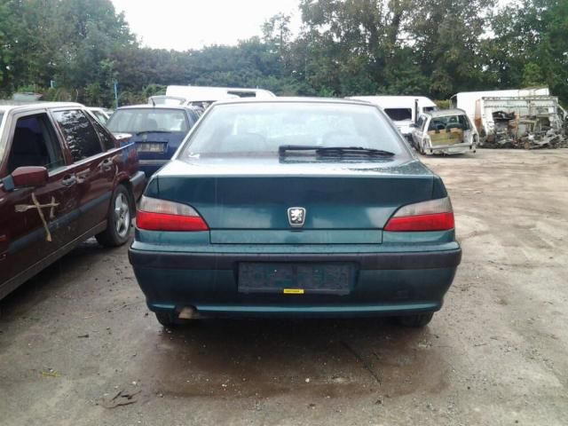 bontott PEUGEOT 406 Csomagtérajtó (Üres lemez)