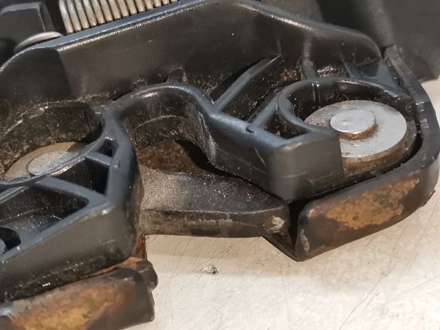 bontott PEUGEOT 406 Csomagtérajtó Zárszerkezet