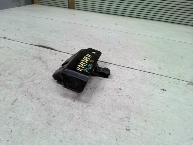 bontott PEUGEOT 406 Csomagtérajtó Zárszerkezet