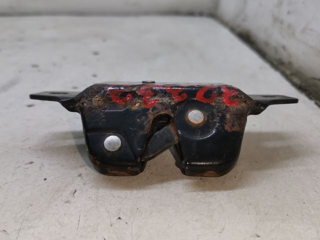 bontott PEUGEOT 406 Csomagtérajtó Zárszerkezet