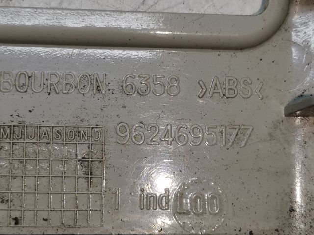 bontott PEUGEOT 406 Első Beltér Világítás Keret