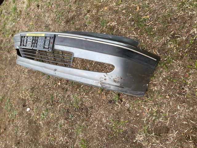 bontott PEUGEOT 406 Első Lökhárító (Részeivel)