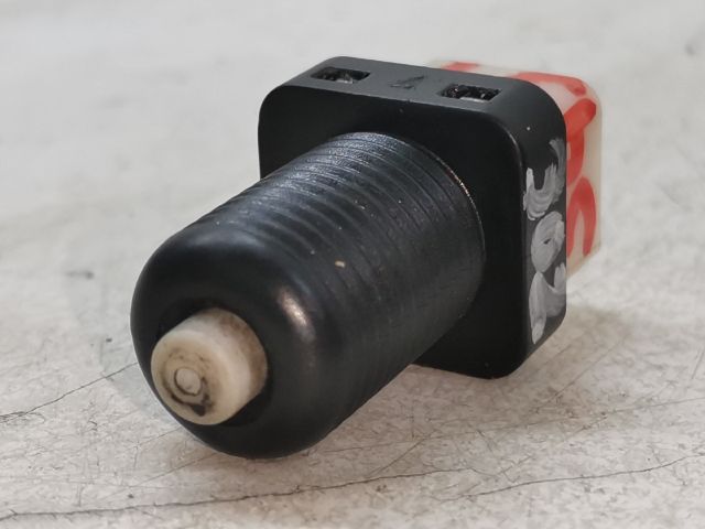 bontott PEUGEOT 406 Fék Pedál Kapcsoló