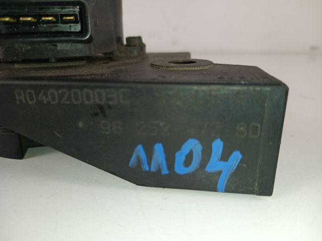 bontott PEUGEOT 406 Fojtószelep Jeladó