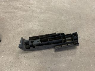 bontott PEUGEOT 406 Hátsó középső Lökhárító Tartó (Műanyag)