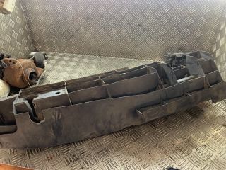 bontott PEUGEOT 406 Hátsó középső Lökhárító Tartó (Műanyag)