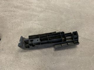 bontott PEUGEOT 406 Hátsó középső Lökhárító Tartó (Műanyag)