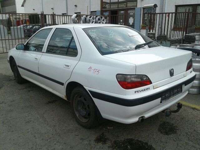 bontott PEUGEOT 406 Hátsó Lökhárító Merevítő (Fém)