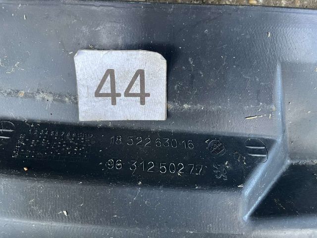 bontott PEUGEOT 406 Hűtőrács