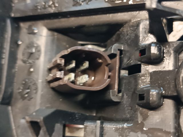 bontott PEUGEOT 406 Jobb Belső Hátsó Lámpa