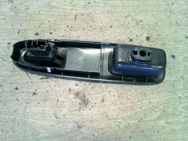 bontott PEUGEOT 406 Jobb első Ablakemelő Kapcsoló