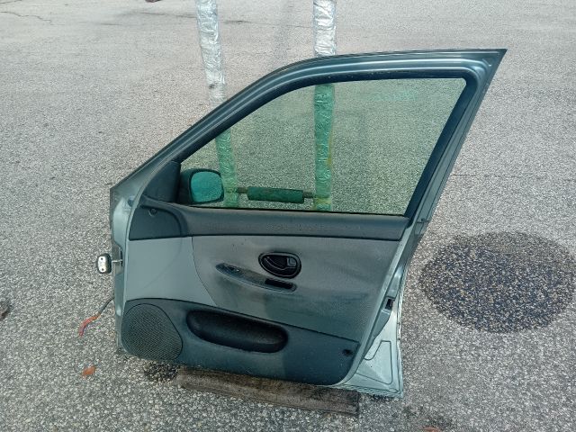bontott PEUGEOT 406 Jobb első Ajtó (Részeivel)