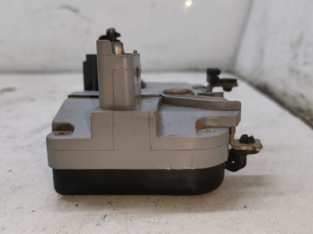 bontott PEUGEOT 406 Jobb első Ajtózár