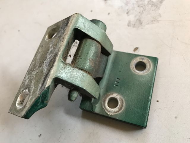 bontott PEUGEOT 406 Jobb első Alsó Zsanér