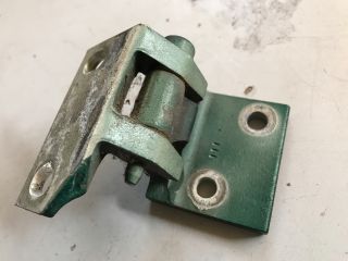 bontott PEUGEOT 406 Jobb első Alsó Zsanér