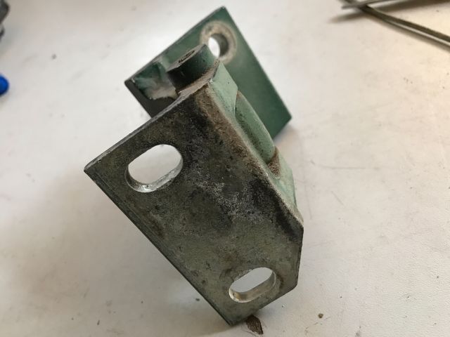 bontott PEUGEOT 406 Jobb első Alsó Zsanér