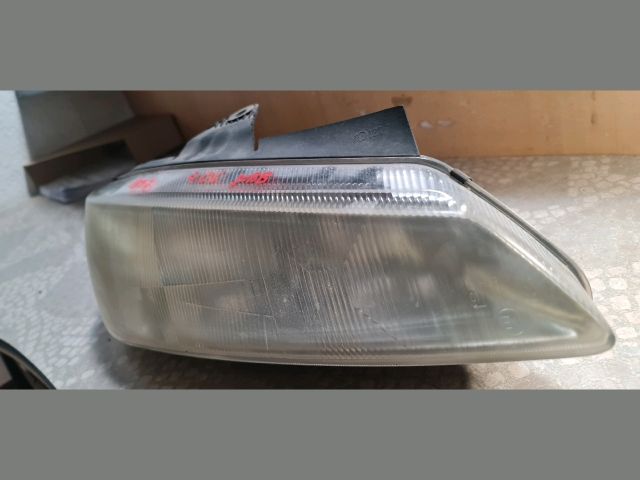 bontott PEUGEOT 406 Jobb Fényszóró