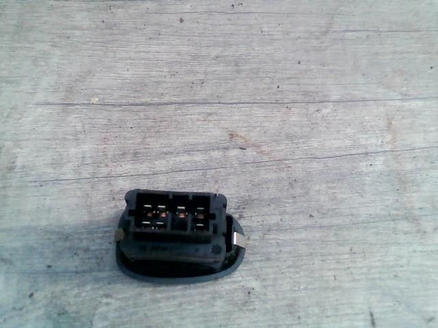 bontott PEUGEOT 406 Jobb hátsó Ablakemelő Kapcsoló