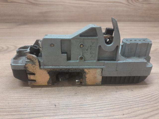 bontott PEUGEOT 406 Jobb hátsó Ajtózár