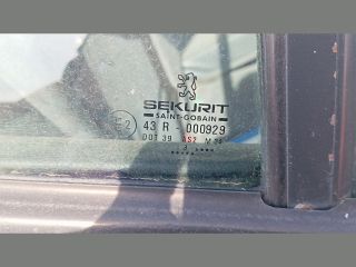 bontott PEUGEOT 406 Jobb hátsó Fixüveg (Ajtóban)