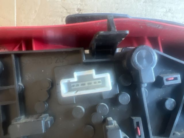 bontott PEUGEOT 406 Jobb Hátsó Lámpa