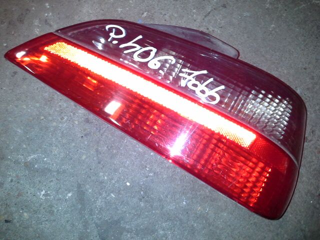 bontott PEUGEOT 406 Jobb Hátsó Lámpa