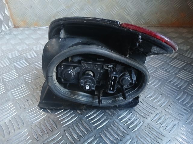 bontott PEUGEOT 406 Jobb Külső Hátsó Lámpa