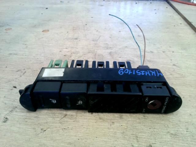 bontott PEUGEOT 406 Kapcsoló (Magában)