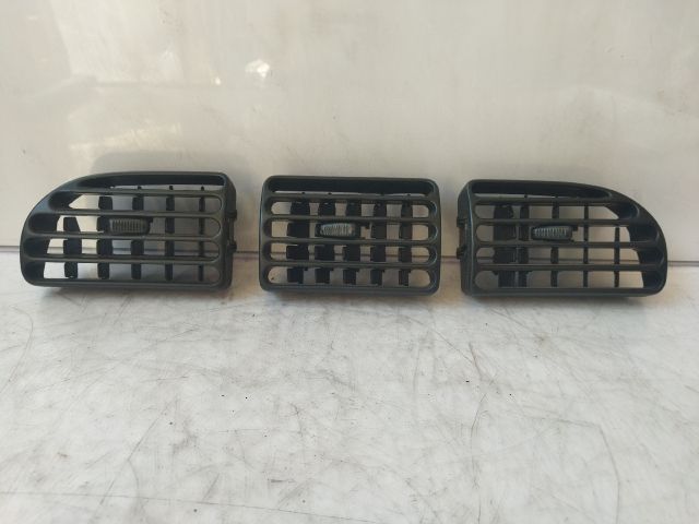 bontott PEUGEOT 406 Szellőző Szett