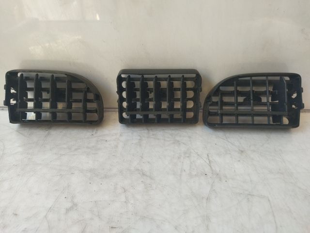 bontott PEUGEOT 406 Szellőző Szett