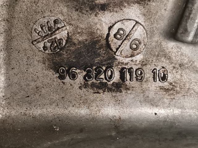 bontott PEUGEOT 406 Üzemanyagszűrő Ház