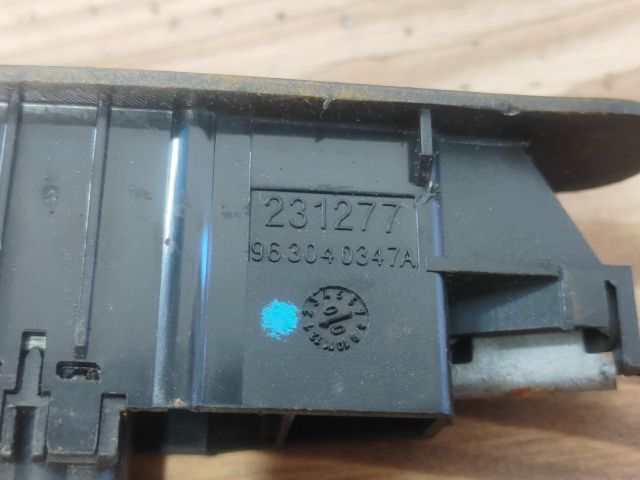 bontott PEUGEOT 406 Vészvillogó Kapcsoló