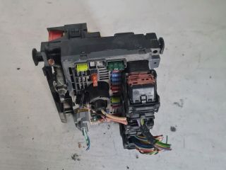 bontott PEUGEOT 407 Biztosítéktábla Motortér