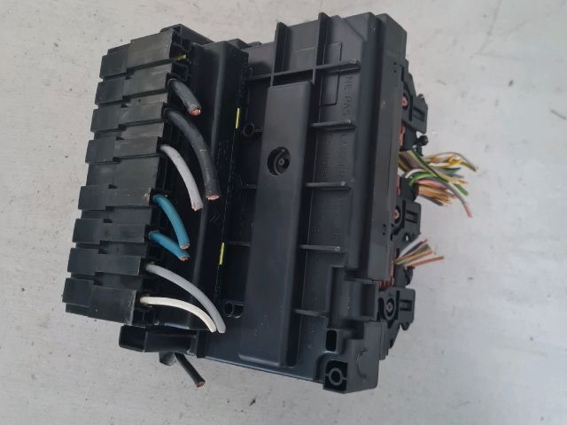 bontott PEUGEOT 407 Biztosítéktábla Motortér