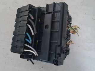 bontott PEUGEOT 407 Biztosítéktábla Motortér