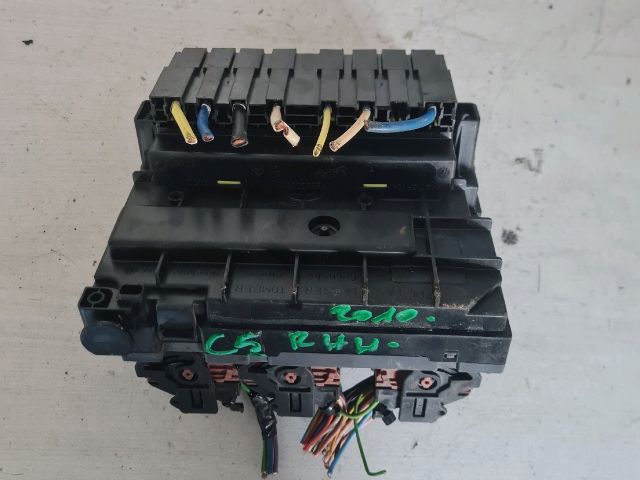 bontott PEUGEOT 407 Biztosítéktábla Motortér