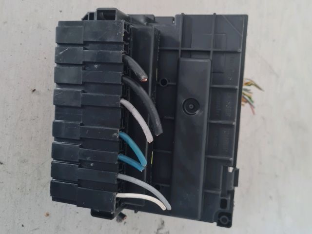 bontott PEUGEOT 407 Biztosítéktábla Motortér