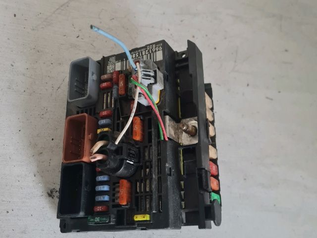 bontott PEUGEOT 407 Biztosítéktábla Motortér