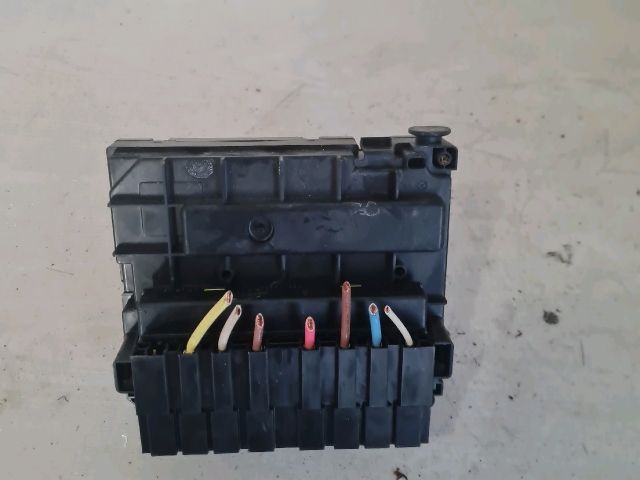 bontott PEUGEOT 407 Biztosítéktábla Motortér