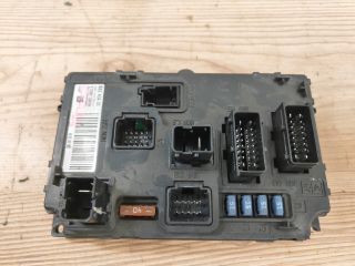 bontott PEUGEOT 407 Biztosítéktábla Motortér