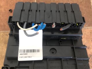 bontott PEUGEOT 407 Biztosítéktábla Motortér