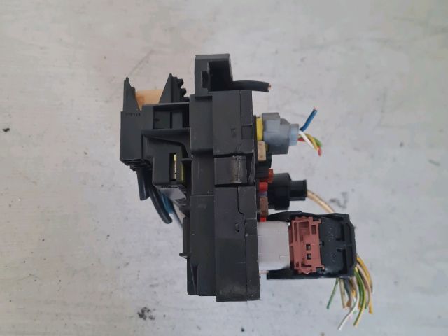 bontott PEUGEOT 407 Biztosítéktábla Motortér