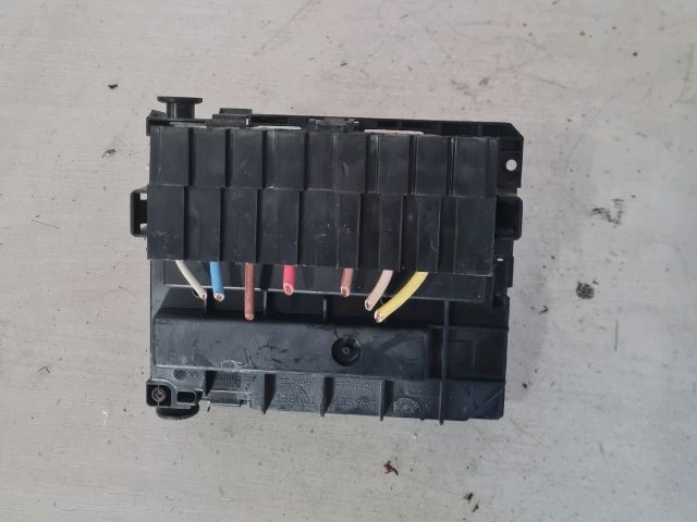 bontott PEUGEOT 407 Biztosítéktábla Motortér