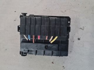 bontott PEUGEOT 407 Biztosítéktábla Motortér