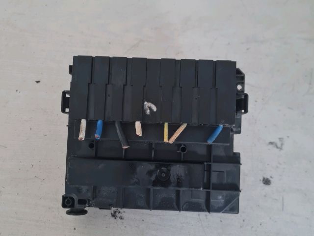 bontott PEUGEOT 407 Biztosítéktábla Motortér