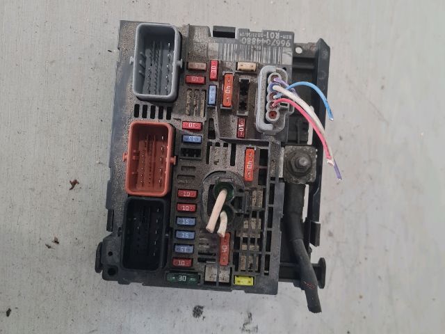 bontott PEUGEOT 407 Biztosítéktábla Motortér