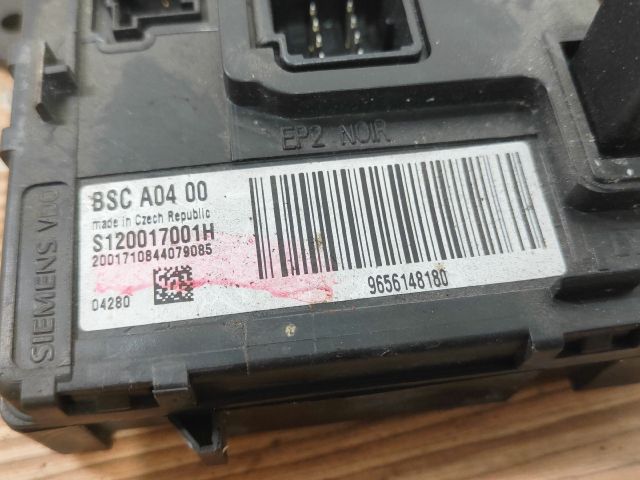 bontott PEUGEOT 407 Biztosítéktábla Motortér